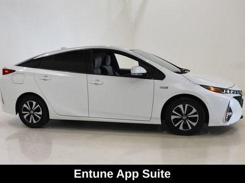 Used 2017 Toyota Prius Prime Advanced FWD image 3
