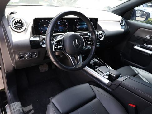 Used 2023 Mercedes-Benz GLA 250 4MATIC w/ Premium Package image 15