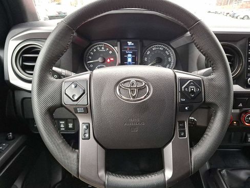 Used 2020 Toyota Tacoma TRD Off-Road image 19