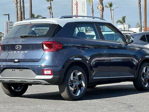 New 2025 Hyundai Venue Limited image 4