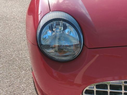 Used 2002 Ford Thunderbird image 9