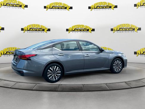 Used 2024 Nissan Altima 2.5 SV FWD image 5