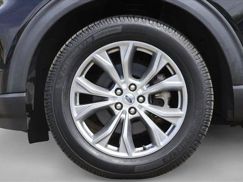 Used 2020 Ford Explorer XLT w/ Equipment Group 202A AWD/4WD image 9