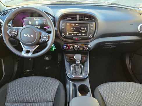 Used 2025 Kia Soul LX w/ Option Group 015 image 24