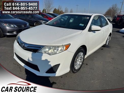 Used 2012 Toyota Camry LE image 2