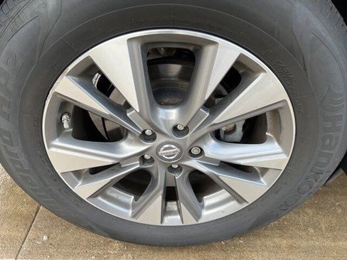 Used 2017 Nissan Murano SL image 7