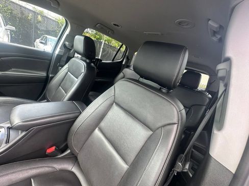 Used 2020 GMC Acadia SLT w/ Driver Alert Package II AWD/4WD image 12