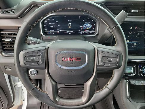 Used 2025 GMC Sierra 2500 AT4 w/ AT4 Premium Plus Package AWD/4WD image 16
