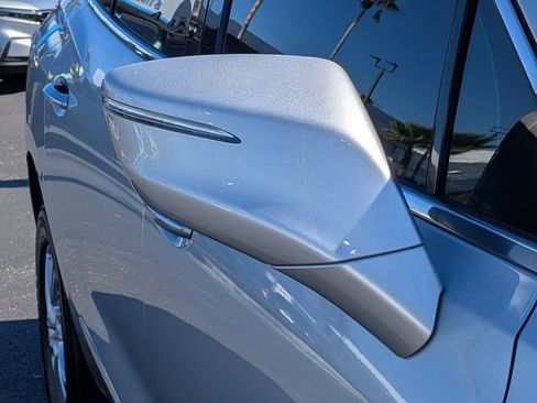 Used 2020 Buick Enclave Essence image 11