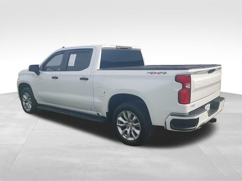 Used 2020 Chevrolet Silverado 1500 Custom w/ Custom Value Package AWD/4WD image 3