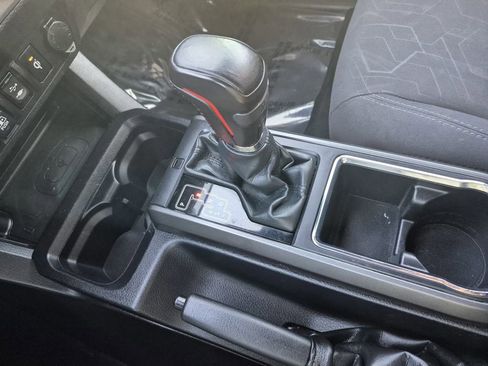 Used 2018 Toyota Tacoma TRD Sport w/ Technology Package image 24