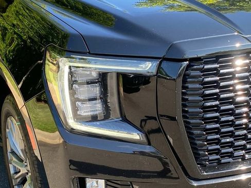 Used 2021 GMC Yukon Denali AWD/4WD image 4