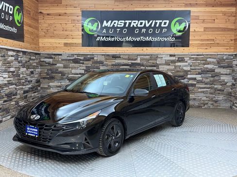 Used 2023 Hyundai Elantra SEL FWD image 8