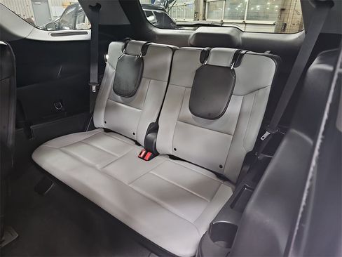 Used 2021 Ford Explorer XLT w/ Equipment Group 202A image 36