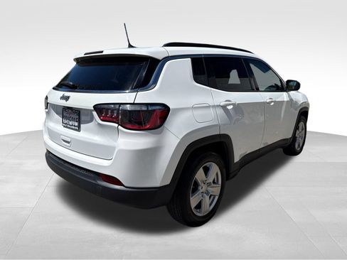 Used 2022 Jeep Compass Latitude FWD image 5