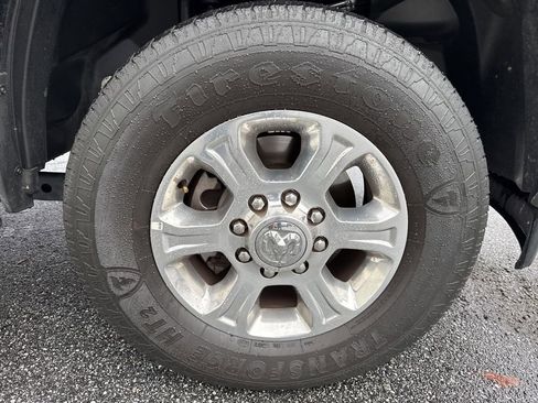 Used 2024 RAM 2500 Big Horn w/ Bed Utility Group image 9