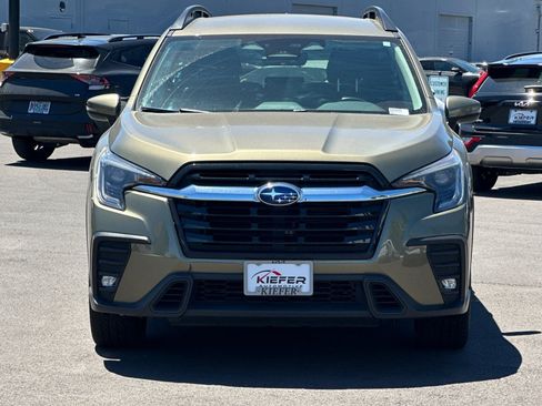 Used 2023 Subaru Ascent Limited AWD/4WD image 9