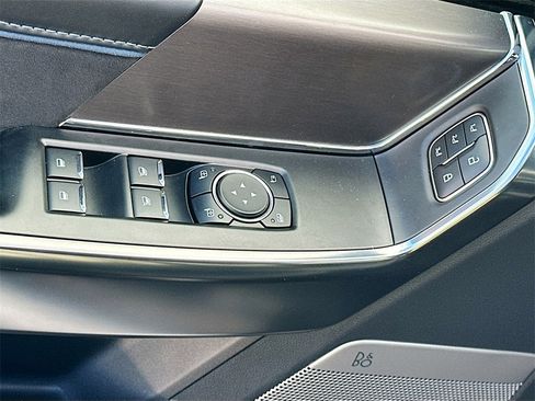 Used 2025 Ford F150 Platinum image 18