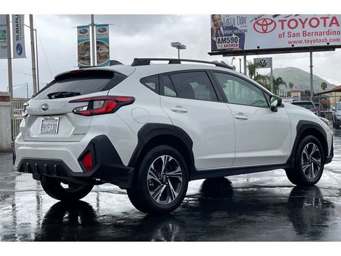 Certified 2024 Subaru Crosstrek 2.0i Premium w/ Crosstrek Mirror Package image 5