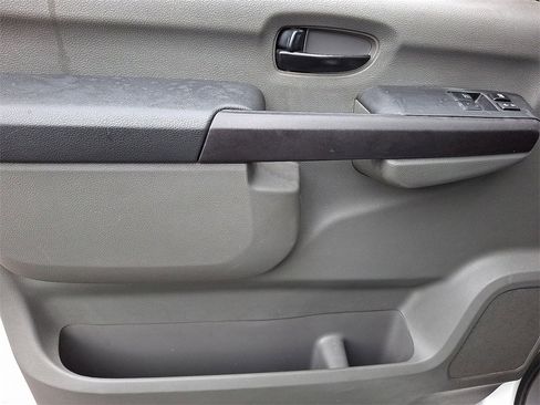 Used 2021 Nissan NV 1500 S image 15