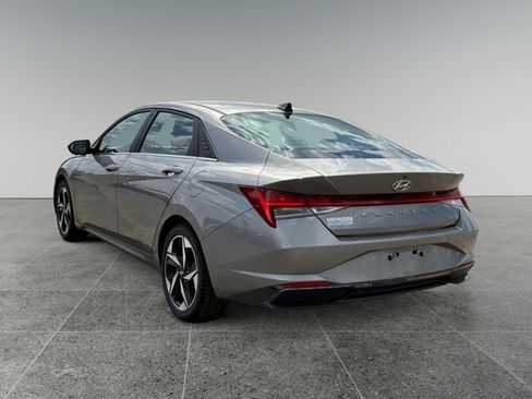 Used 2023 Hyundai Elantra Limited w/ Cargo Package FWD image 4