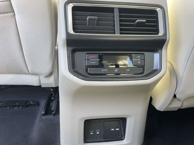 Certified 2026 Volkswagen Atlas SE w/ Panoramic Sunroof Package FWD image 14
