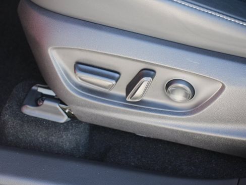 Used 2025 Toyota Crown Signia image 12