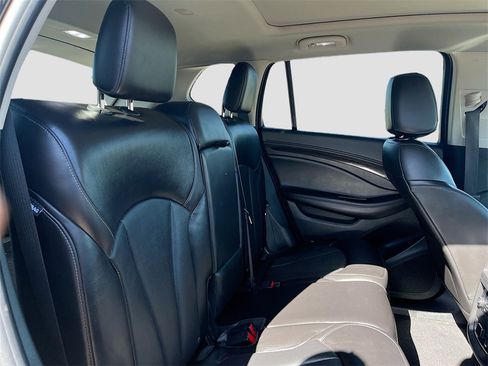 Used 2020 Buick Envision Essence image 28