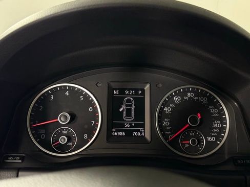 Used 2017 Volkswagen Tiguan Sport image 25