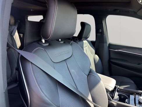 New 2025 Jeep Grand Cherokee L Overland w/ Advanced Protech Group III image 14