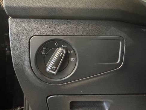 Used 2021 Volkswagen Tiguan SEL w/ 3rd Row Seat Package AWD/4WD image 17