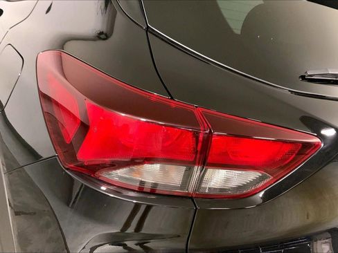 Used 2025 Chevrolet TrailBlazer LT AWD/4WD image 29