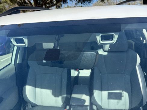 Used 2019 Subaru Forester Premium image 3