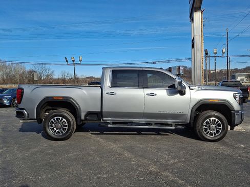 Certified 2025 GMC Sierra 2500 SLT w/ SLT Convenience Package image 8