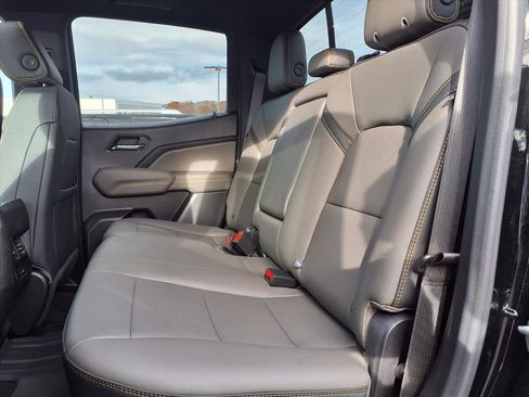 Used 2024 Chevrolet Colorado ZR2 w/ ZR2 Bison Edition image 8