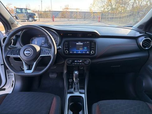 Used 2024 Nissan Kicks SR image 12