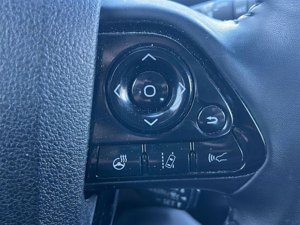 Used 2019 Toyota Prius Limited FWD image 9