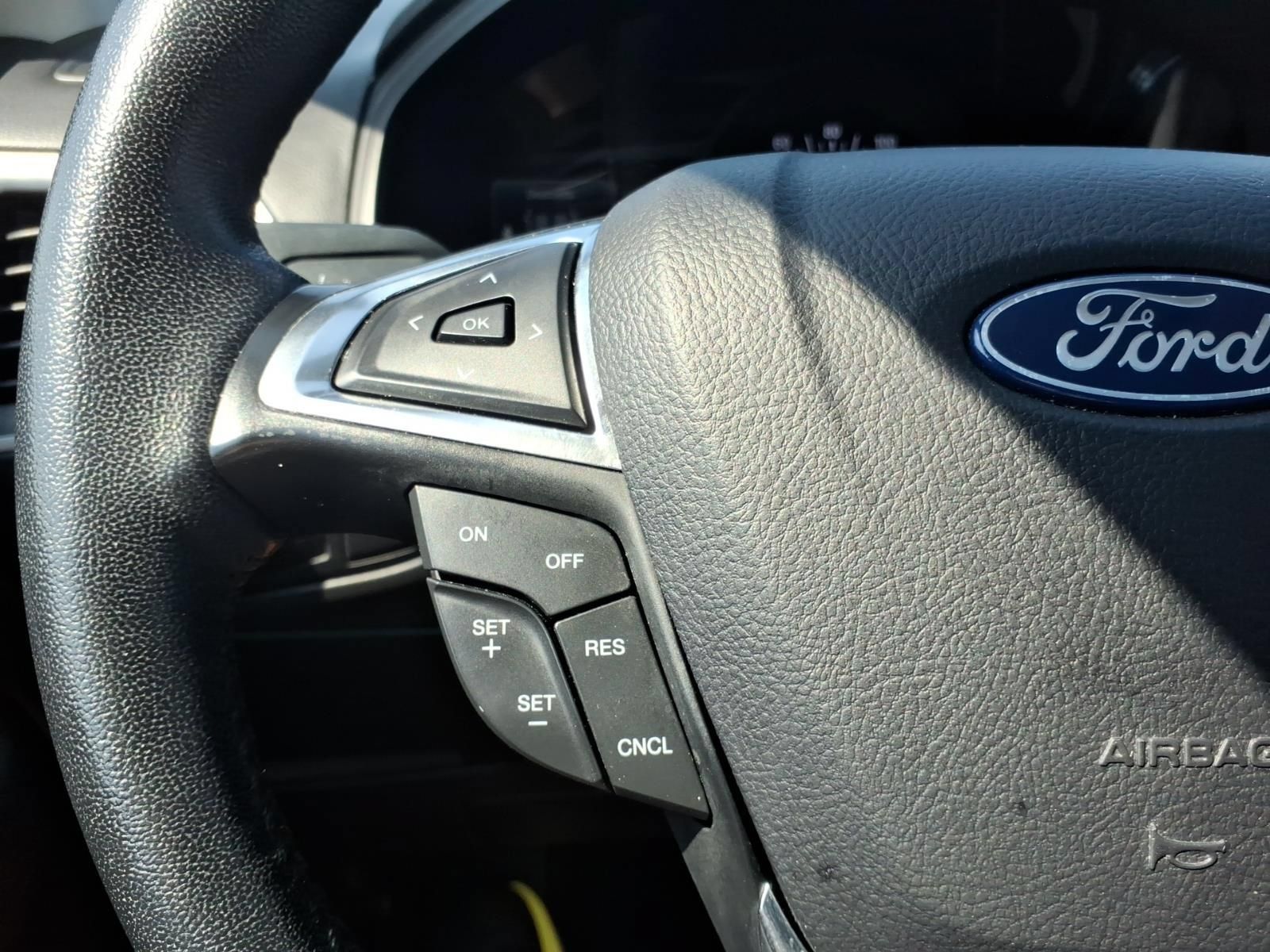 Used 2024 Ford Edge SEL AWD/4WD image 18