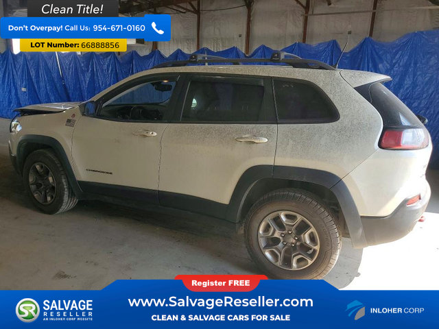 Used 2019 Jeep Cherokee Trailhawk AWD/4WD image 3
