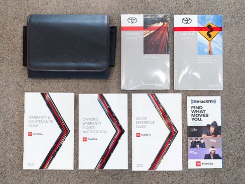 Used 2021 Toyota Tacoma TRD Off-Road image 9