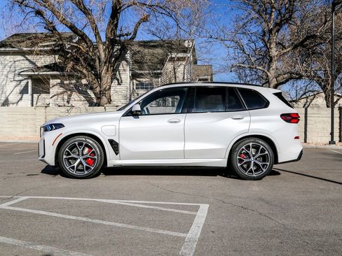 New 2026 BMW X5 xDrive50e w/ M Sport Package image 2