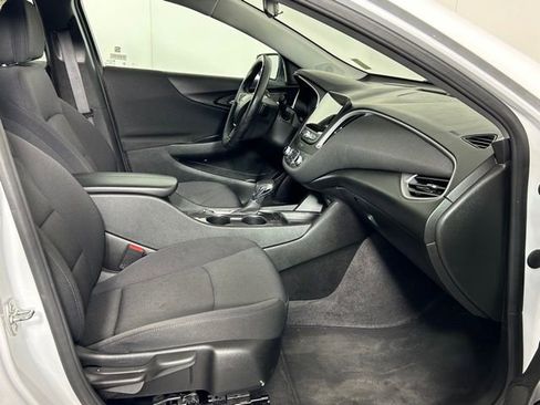 Used 2024 Chevrolet Malibu LT w/ Sport Edition image 8
