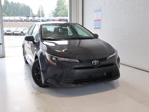 Used 2024 Toyota Corolla LE FWD image 33