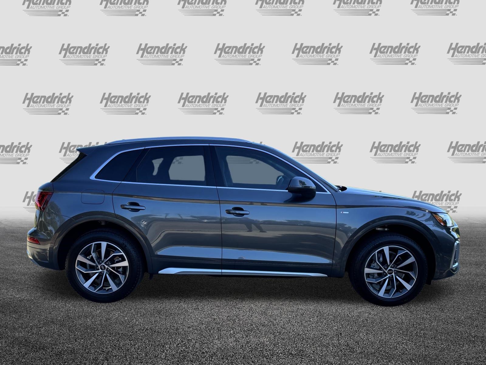 Used 2024 Audi Q5 2.0T Premium Plus w/ Premium Plus Package AWD/4WD image 11