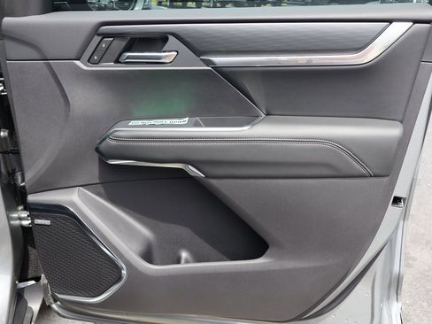 New 2025 GMC Acadia Elevation image 26