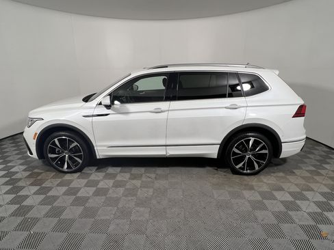 Used 2024 Volkswagen Tiguan SEL R-Line AWD/4WD image 2