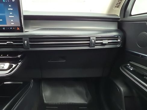 Used 2023 Lincoln Corsair AWD w/ Equipment Group 101A image 43