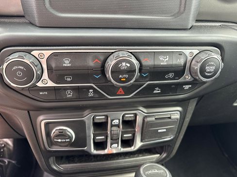 Used 2021 Jeep Gladiator Sport AWD/4WD image 22