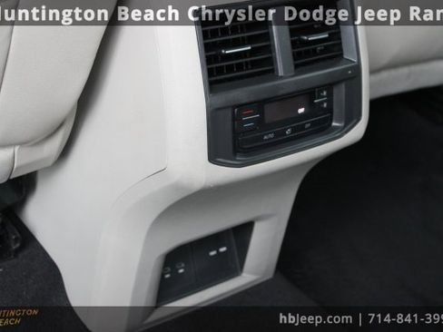Used 2022 Volkswagen Atlas SE image 36