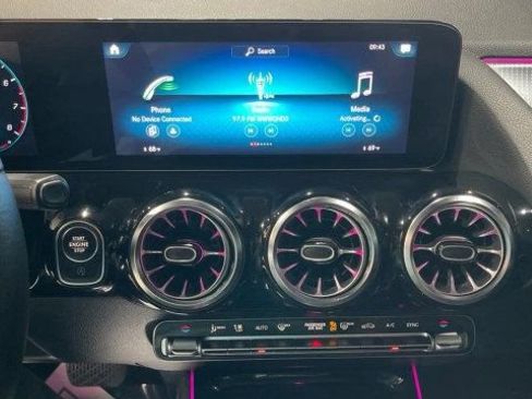 Used 2022 Mercedes-Benz GLA 250 w/ Premium Package Lite image 17